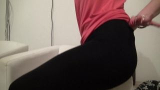 Busty chick reveals her ass on camera bbxxxx