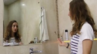 Slim teen Margaret Robbie washes her big boobs and ass देसी सेक्स एचडी