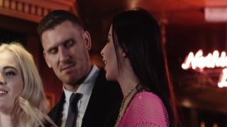 Stripper Danny Carly Rae Enjoys anal sex with the barte 2 pornding